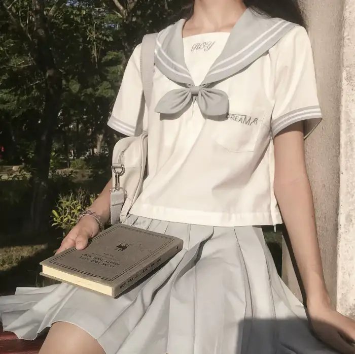 玻璃牢房
